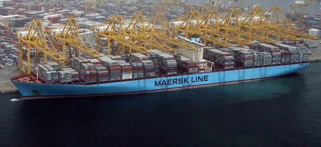 Vienlaicīgi 11 ceļamkrāni var... Autors: LikeNoOther Emma maersk