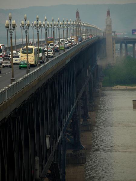 Nandžingas tiltsĶīna... Autors: Fosilija Pašnāvību tilti