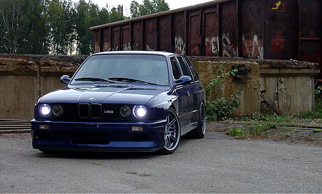  Autors: Skoolnieks BMW M3 E30