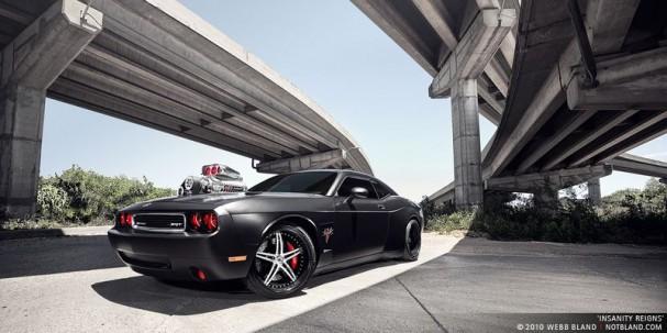  Autors: Fosilija Dodge Challenger SRT8