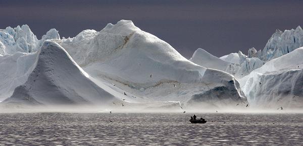 Grenlandi apsegs ar segām