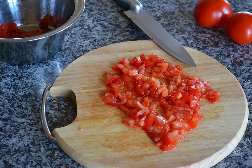 Arī tomātus sagriežam... Autors: Liennucyc Pavasara svaigums