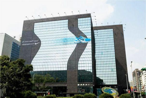 Nike reklāma Autors: Fosilija 20 Lielākās reklāmu ēkas.