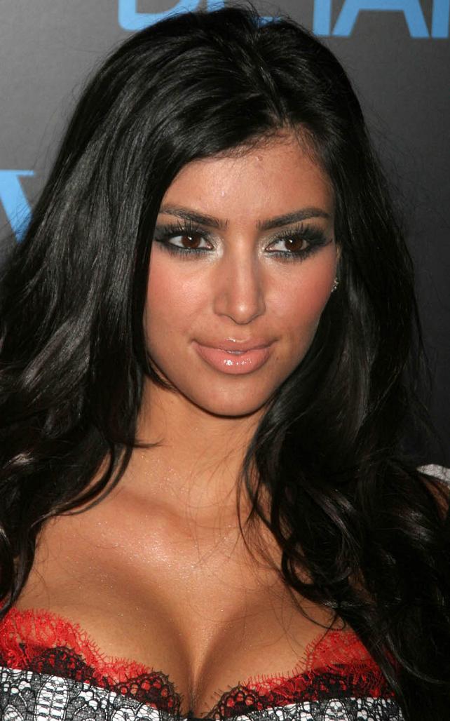  Autors: brothser1989 Kimberly Noel "Kim" Kardashian