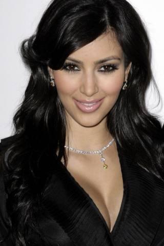  Autors: brothser1989 Kimberly Noel "Kim" Kardashian