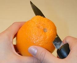 1 solis nogriež apelsīnam... Autors: muffiin Kā pagatavot apelsīnu filejas? :D