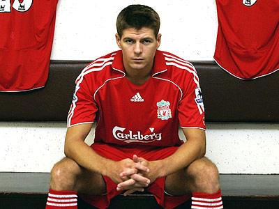 Steven Gerrard dzimis Anglijā... Autors: MJ Top 10 vislabāk apmaksātie futbolisti!! 2011