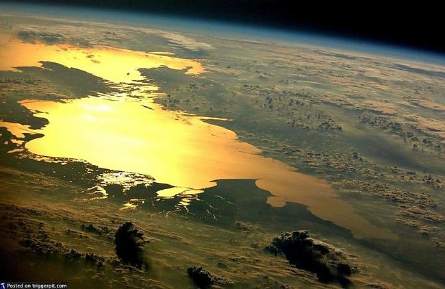 Saulrieta atspulgs Kaspijas... Autors: melja020390 Mūsu brīnišķīgā planēta