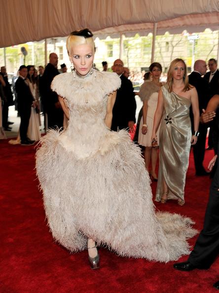 Daphne Guinness Autors: bee62 The Best and Worst Dressed at the Met Gala 2011