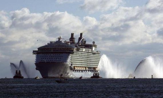  Autors: Optimists NaCl Pabeigts pasaulē lielākais kruīza kuģis.