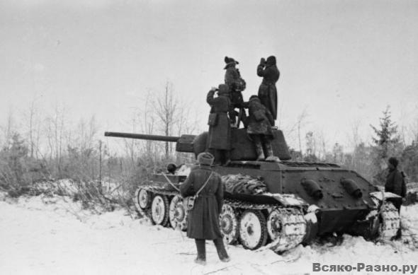 Pretinieku pozīciju novērošana... Autors: Meelina 1941. gada bildes