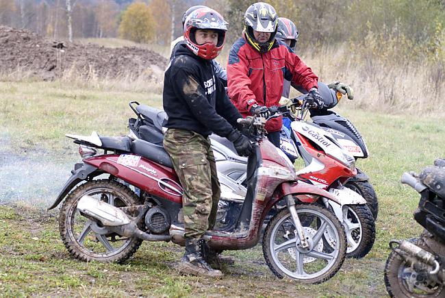 Mopēdi Un RolleriNeliela... Autors: Fosilija Vrrr... Rūc Moči!