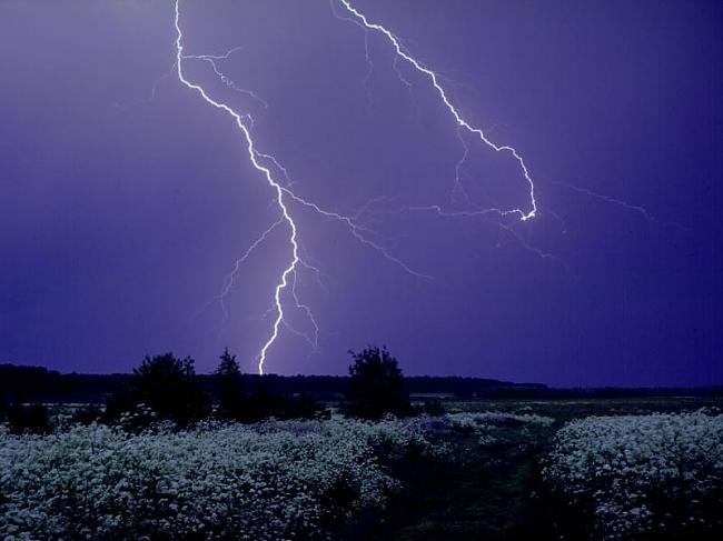 Zibens rada temperatūru kas ir... Autors: Sandux14 Interesanti fakti 2.