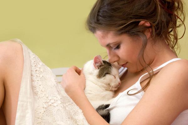 Sievietes mīl kaķus Tieši... Autors: Girl112 Daži Fakti Par Sievietēm!2