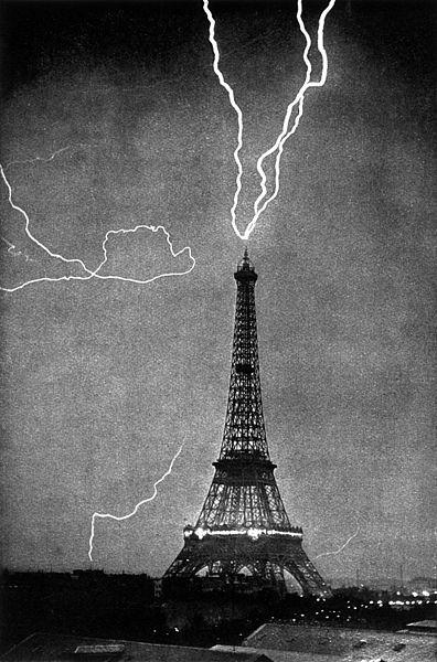 Eifeļa tornī bieži iesper... Autors: ColorLife I love Paris, la capitale française!