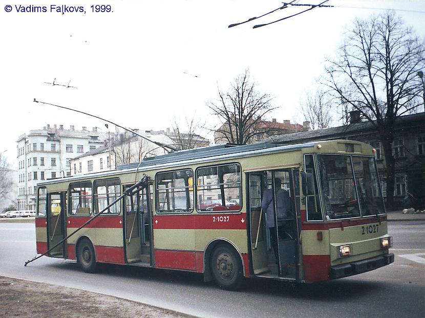  Autors: TheNostalgyGodfather Vecie trolejbusi 3. daļa