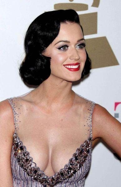 7 Katy Perry  263000000... Autors: Nabadzīgais ST Meklētākās slavenības