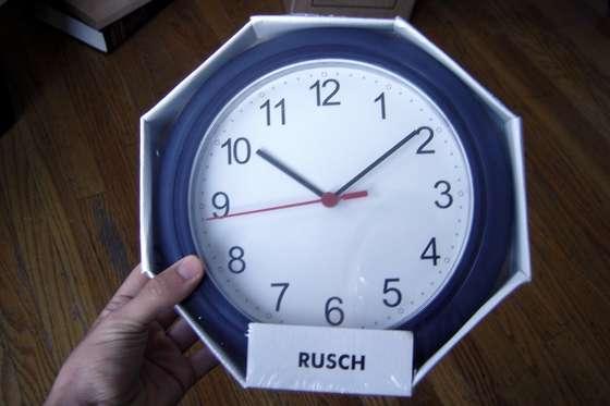 Ņem lēto sienas pulksteni un... Autors: Fosilija Kā uztaisīt plūstošā laika pulksteni?