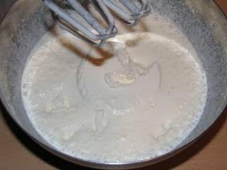 Kad saldais krējums nedaudz... Autors: Vityaz Biskvīta kūka ar ķiršu un svaigā siera krēmu