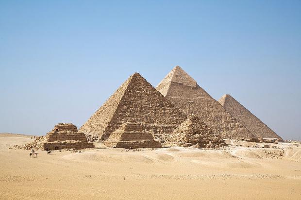 Gīzas piramīdas ir vienīgais... Autors: vitux 7 pasaules brīnumi.