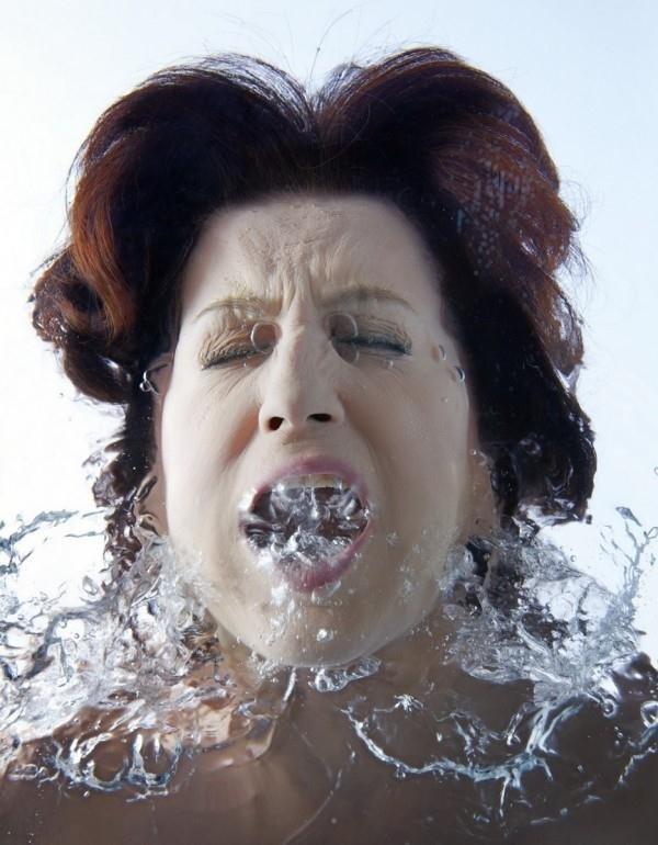  Autors: AvoidMe Sieviešu sejas zem ūdens