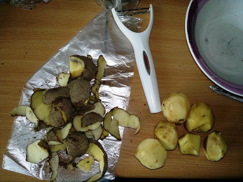 Nomizojam kartupeļus tā lai... Autors: zakjeens9 kartupeļu pankūkas