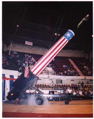 7 vieta Vīrietis kurš vēlas... Autors: ereneske Top 10 cirka mākslinieki.