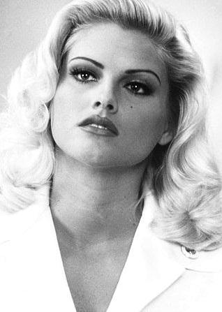 Anna Nicole Smith 1967 ... Autors: Mētra #3 Kāpēc viņi mira?