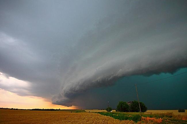  Autors: Stormcity Vētra ir skaista dabas parādība. :)
