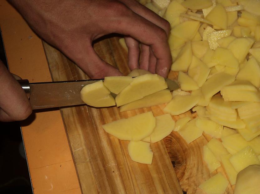 Sagriežam kartupeļus Frakcija... Autors: MUTESPRIEKS Kad gribās ēst.. #1
