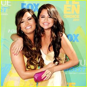 Selena Gomez un Demi Lovato Autors: pida Teen Choice Awards 2011
