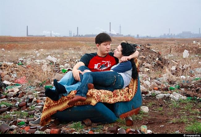Šī ir atkritumu romantika Autors: Porcelāns Krievija noslīks atkritumos