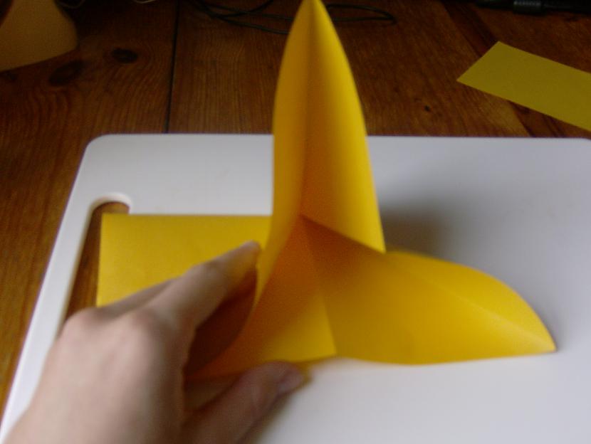 tad augscaronējieārējie stūri... Autors: xo xo gossip girl origami taurenītis
