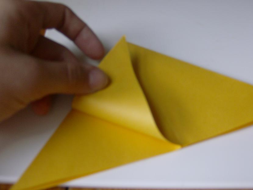 tad stūru augscaronējā kārta... Autors: xo xo gossip girl origami taurenītis