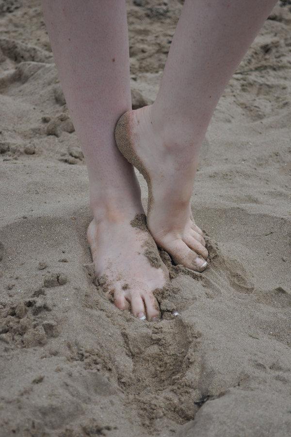 ļaut kājām iestigt pludmales... Autors: Cepuuums 25 mazās dzīves laimītes ^^