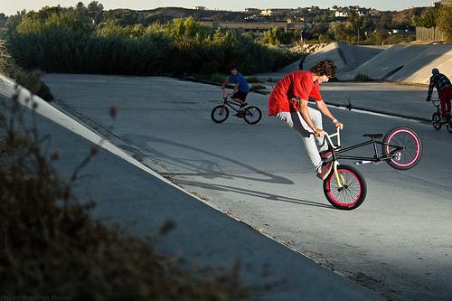  Autors: fbonesz BMX # 4