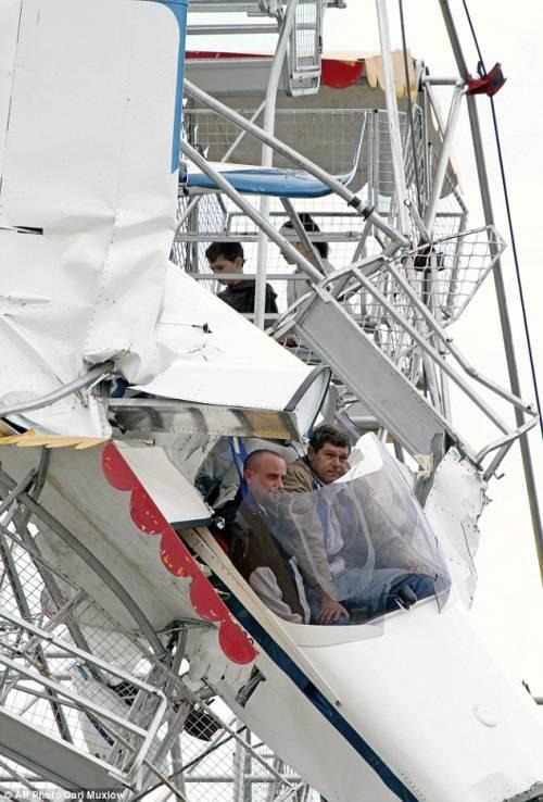 Čaļi bez emocijām Autors: DP Arodeyz Lidmašīna ietriecas panorāmas ratā (FOTO)