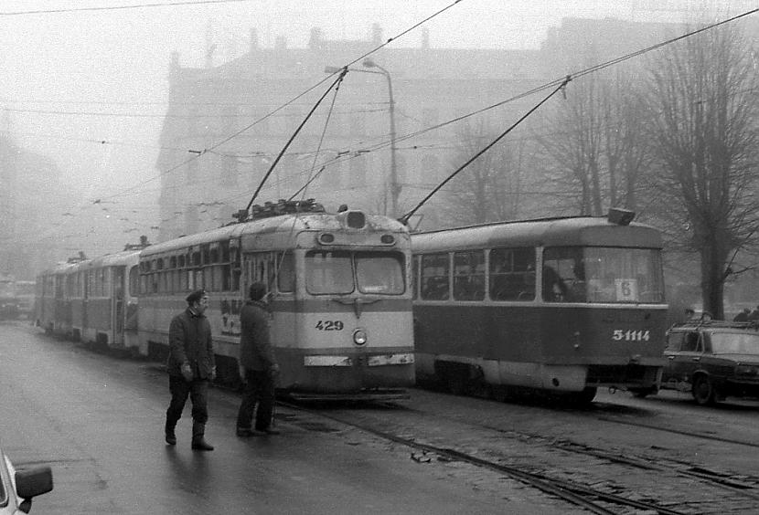 rets gadījums divgalvainais... Autors: terorz Rīgas tramvajs