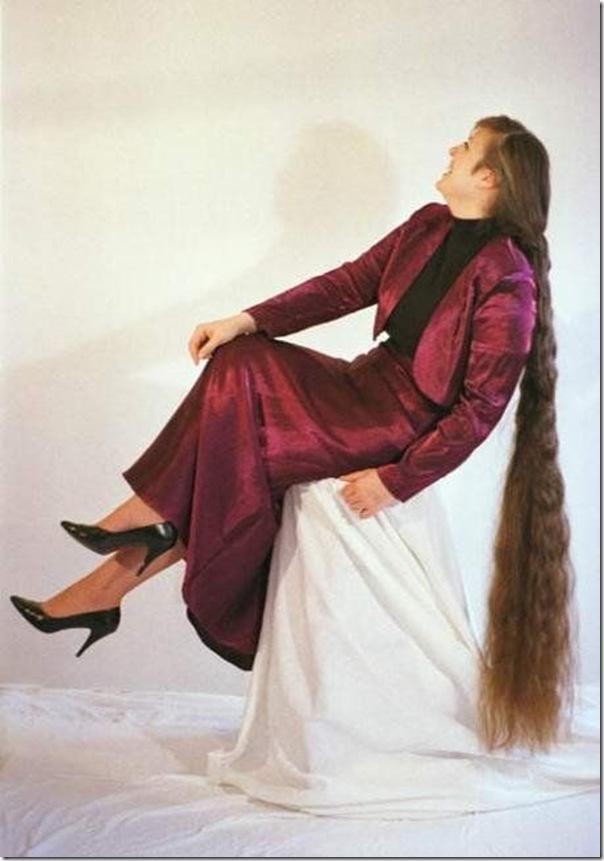  Autors: RavenBlack Sievietes ar ārkārtīgi gariem matiem