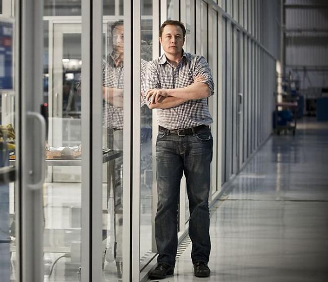  34 Elon Musk ir amerikāņu... Autors: quencher 2011.gada 49 ietekmīgākie Vīrieši