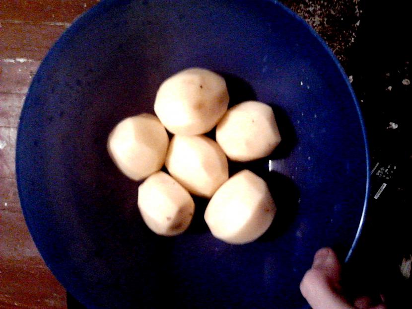 Nomizojam kartupeļus Autors: The Diāna Koju vakariņas