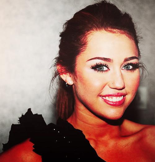 Mīļākais ēdiensauzu pārslas ar... Autors: blackbery Miley Cyrus