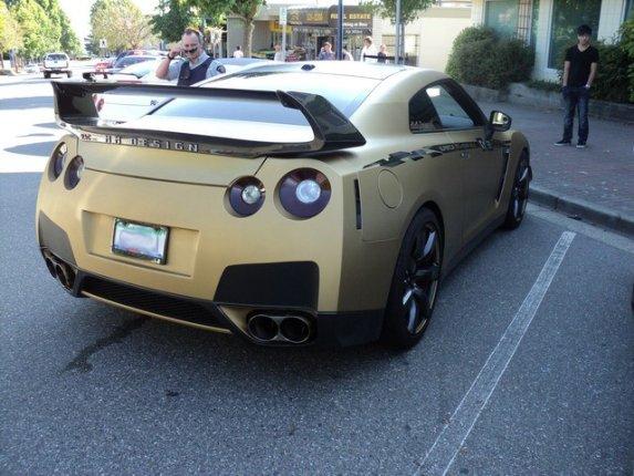 Improvizētās sacensības... Autors: Mr nothing Kanādā nelegālā dragreisā aiztur 13 superauto