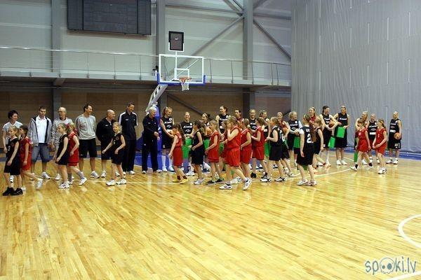  Autors: Fosilija Latvijas basketbolistes pārliecinoši iesāk Eč