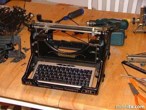 Kamēr žuva līme modam tika... Autors: Mazaa933 Dators Underwood rakstāmmašīnā