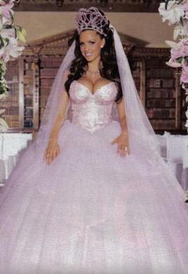 Keitija Praisa jeb Džordana... Autors: Mazāmeitene 10 pasaulē bezgaumīgākās kāzu kleitas.