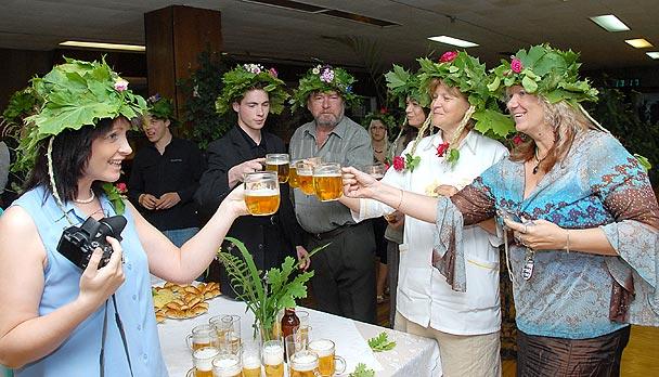 Ar draugiem radiem jautrāk Autors: LoveAngel Jāņu tradīcijas.