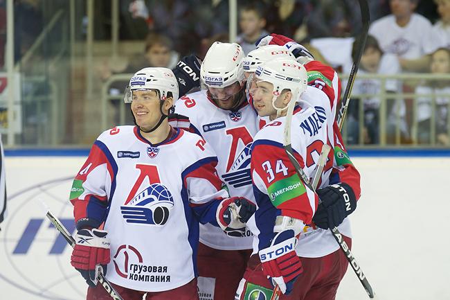 Cīņa par ripu pie apmales KHL... Autors: ak34 Sporta bildes 2011