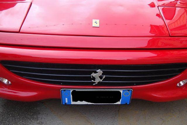  Autors: vichax Pontiac kļūst pa Ferrari 355