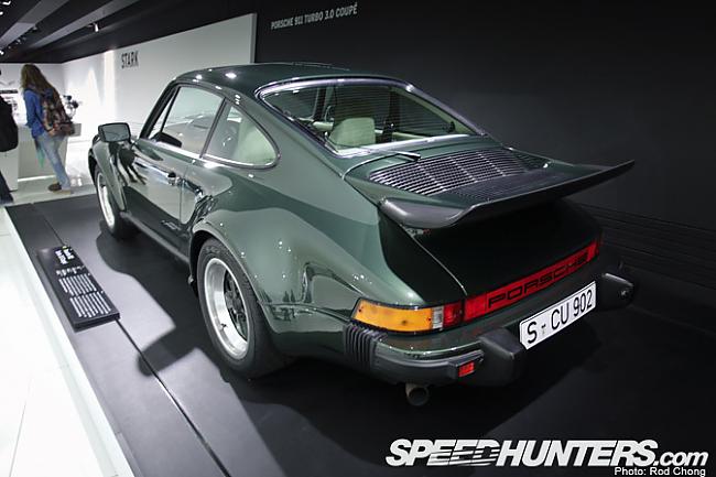 Porsche 930 turbo Autors: WebagentOnAir Porsche muzejs Štutgartē